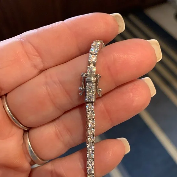 5.2 cttw Moissanite Tennis Bracelet set in 925 Sterling Silver - Picture 5 of 9